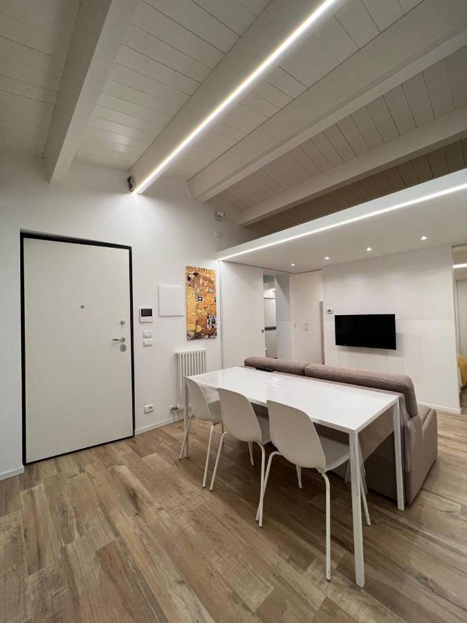 ペスカーラCasa Klimt Vicinissima Al Mare Parcheggio Privato Gratuito Se Disponibileアパートメント エクステリア 写真