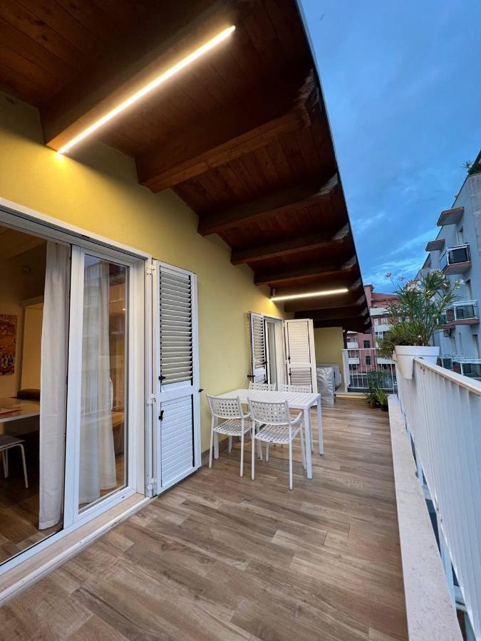 ペスカーラCasa Klimt Vicinissima Al Mare Parcheggio Privato Gratuito Se Disponibileアパートメント エクステリア 写真