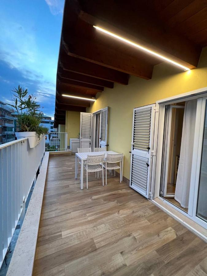 ペスカーラCasa Klimt Vicinissima Al Mare Parcheggio Privato Gratuito Se Disponibileアパートメント エクステリア 写真