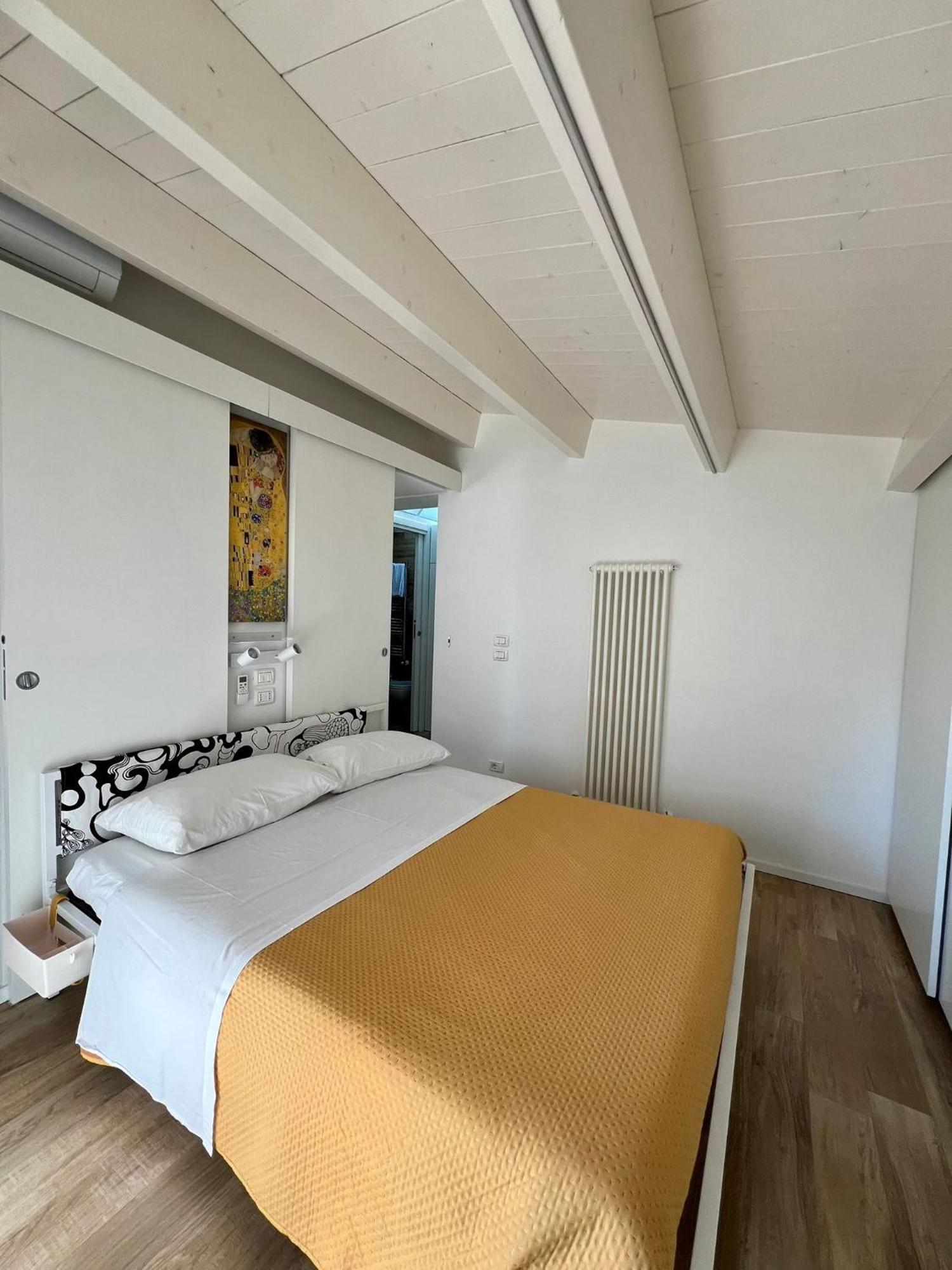ペスカーラCasa Klimt Vicinissima Al Mare Parcheggio Privato Gratuito Se Disponibileアパートメント エクステリア 写真