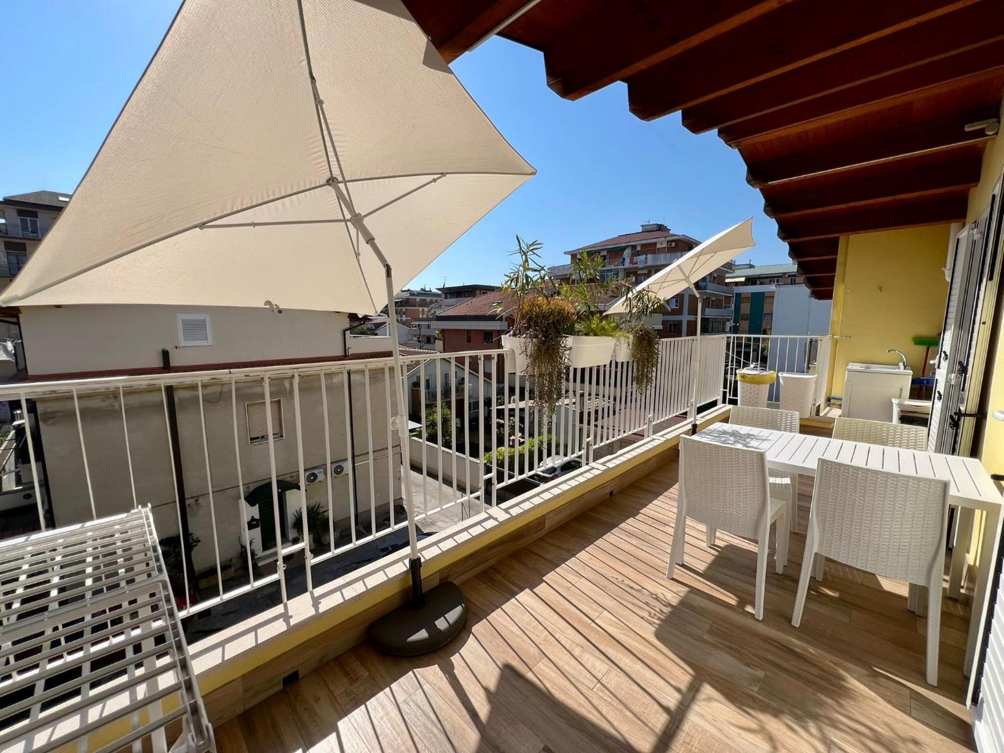 ペスカーラCasa Klimt Vicinissima Al Mare Parcheggio Privato Gratuito Se Disponibileアパートメント エクステリア 写真